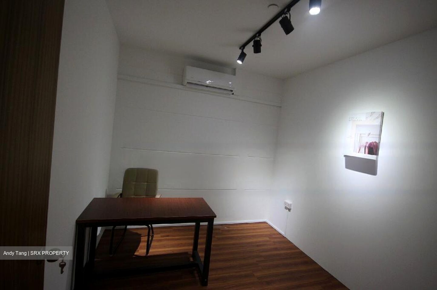 Primz Bizhub (D25), Office #479460461
